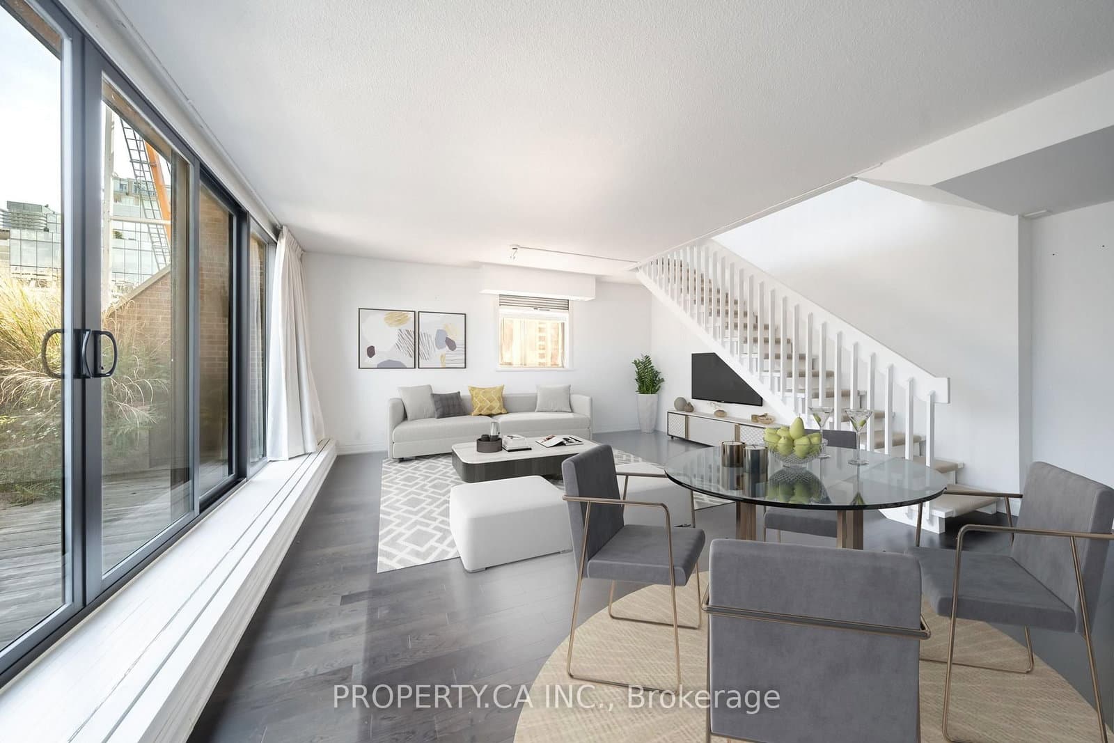 55a Avenue Road, Unit 606 thumbnail 3