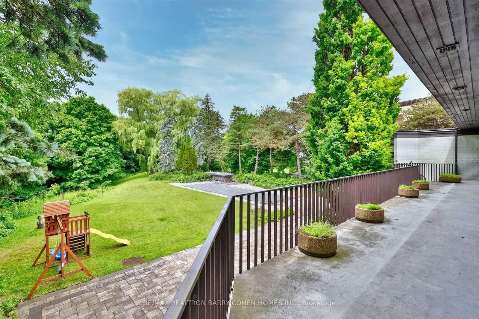 14 Park Lane Circle thumbnail 3