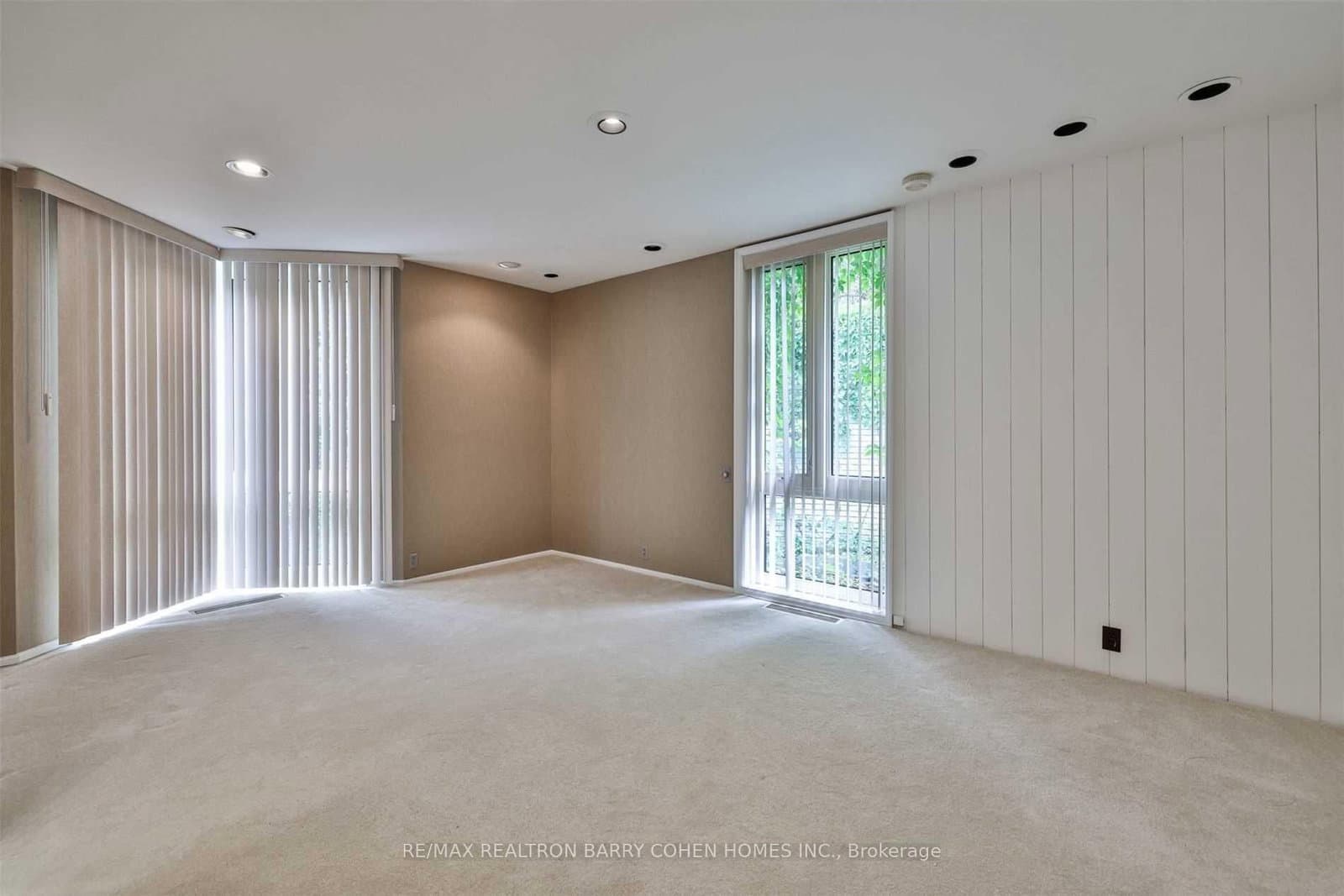 14 Park Lane Circle thumbnail 31