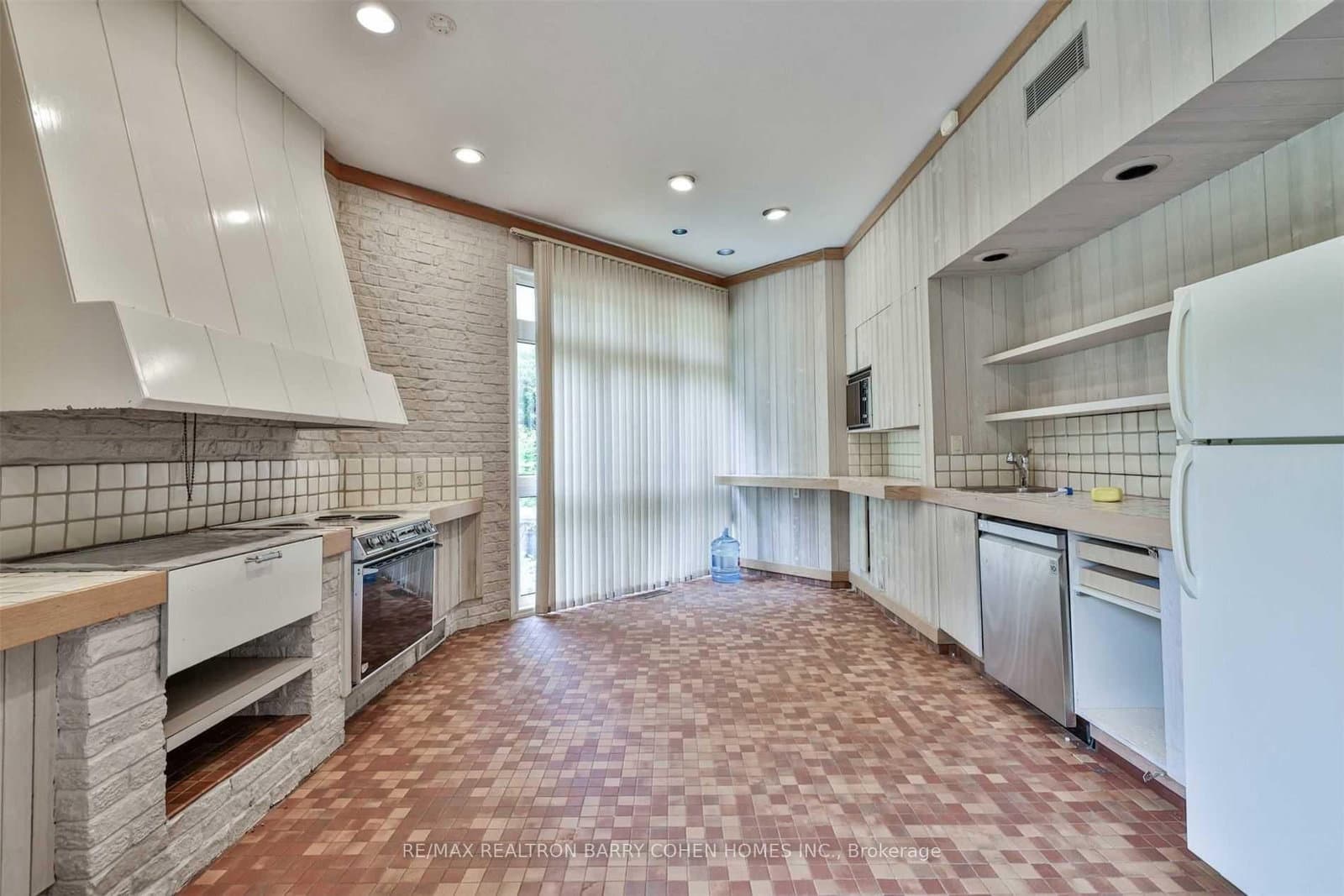 14 Park Lane Circle thumbnail 34