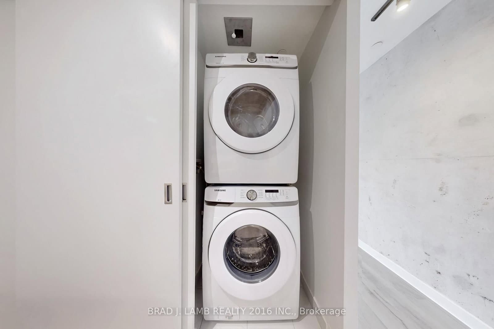 55 Ontario Street, Unit 718 thumbnail 17