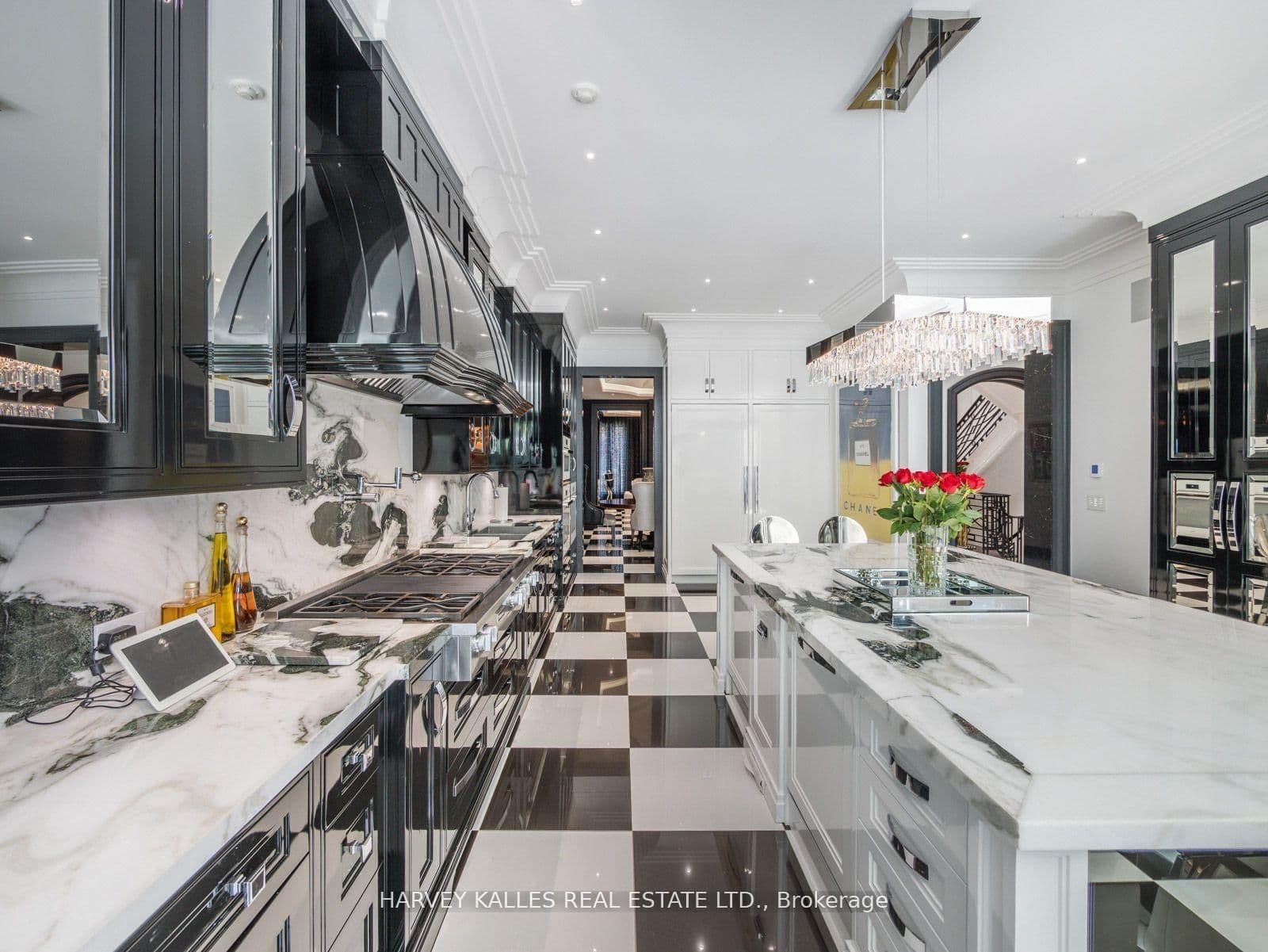 327 Cortleigh Boulevard thumbnail 14
