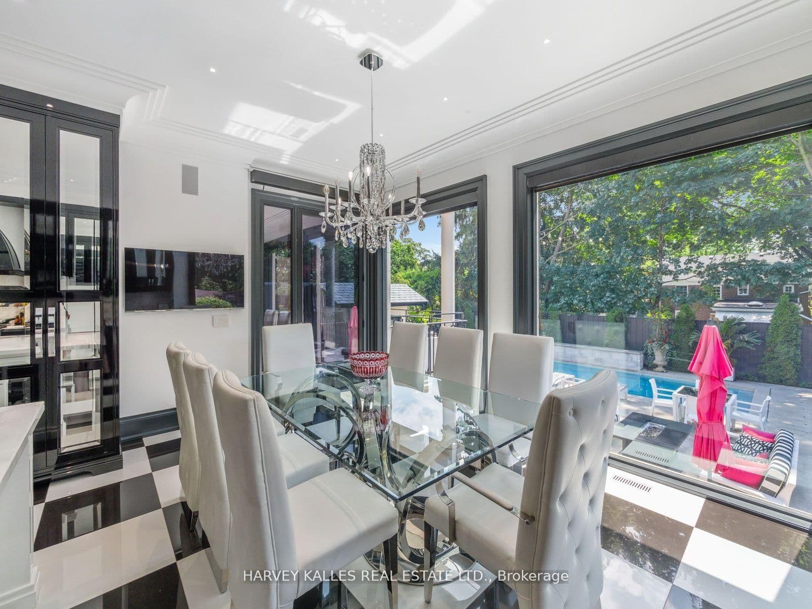 327 Cortleigh Boulevard thumbnail 16