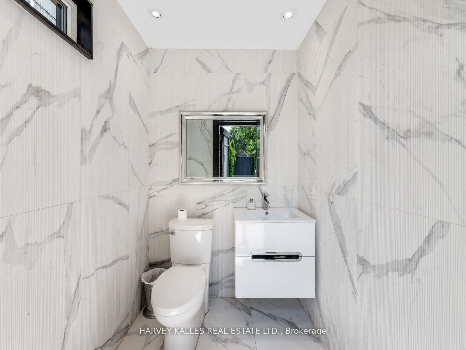 327 Cortleigh Boulevard thumbnail 40
