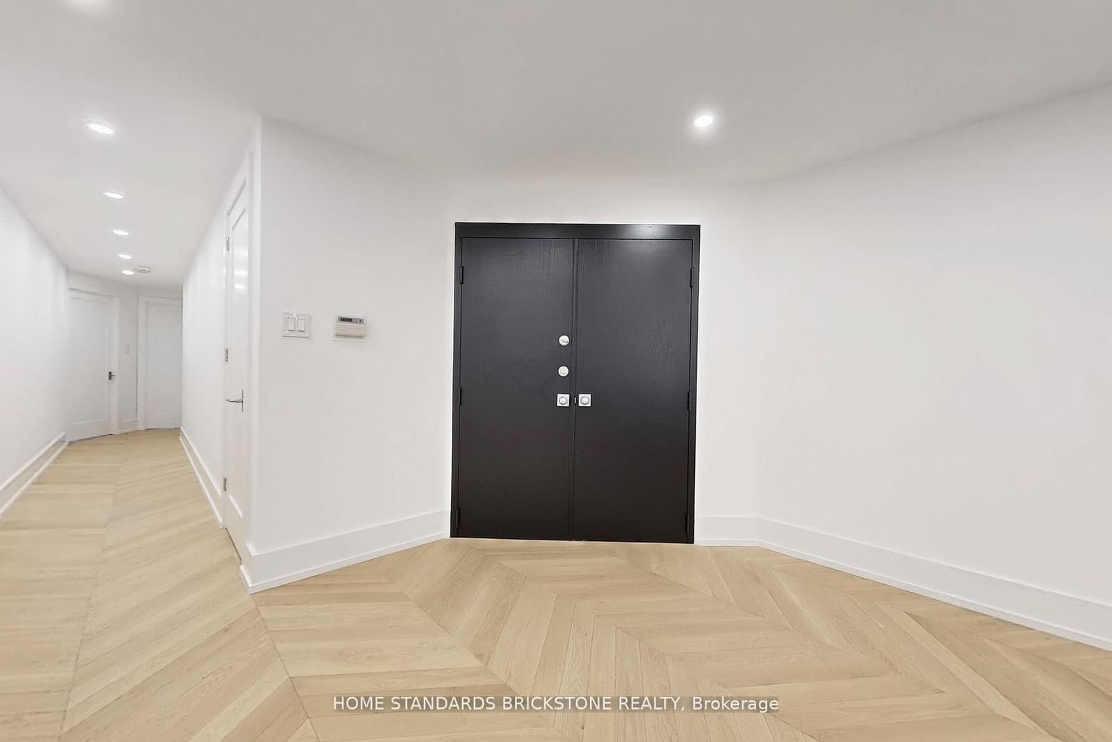 110 Bloor Street W, Unit 1009 thumbnail 33