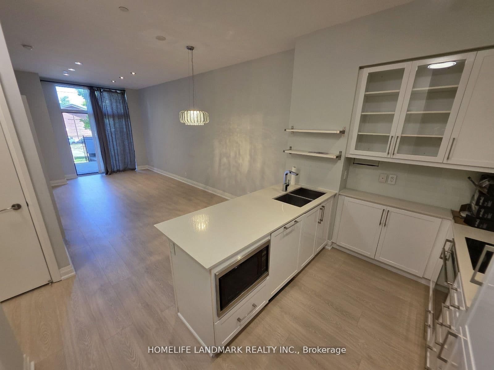 21 Clairtrell Road, Unit 116 thumbnail 4