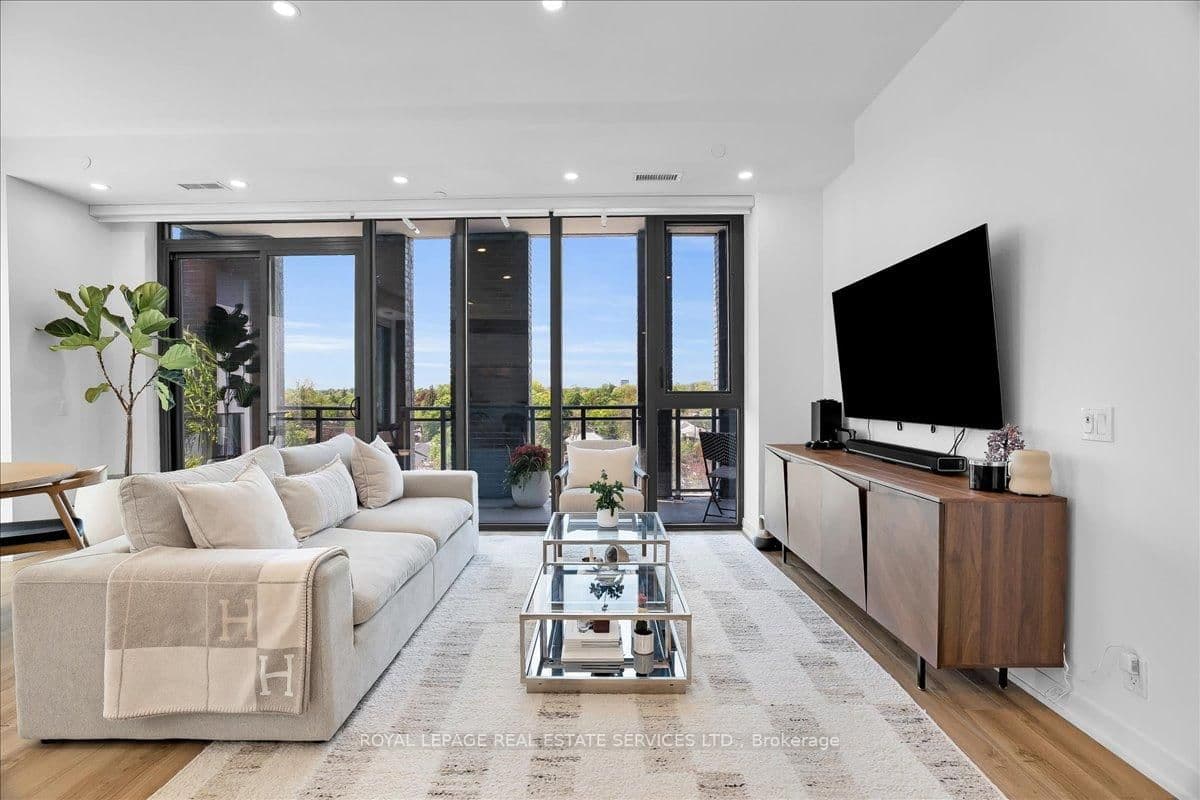 1 Hillsdale Avenue W, Unit 706 thumbnail 10