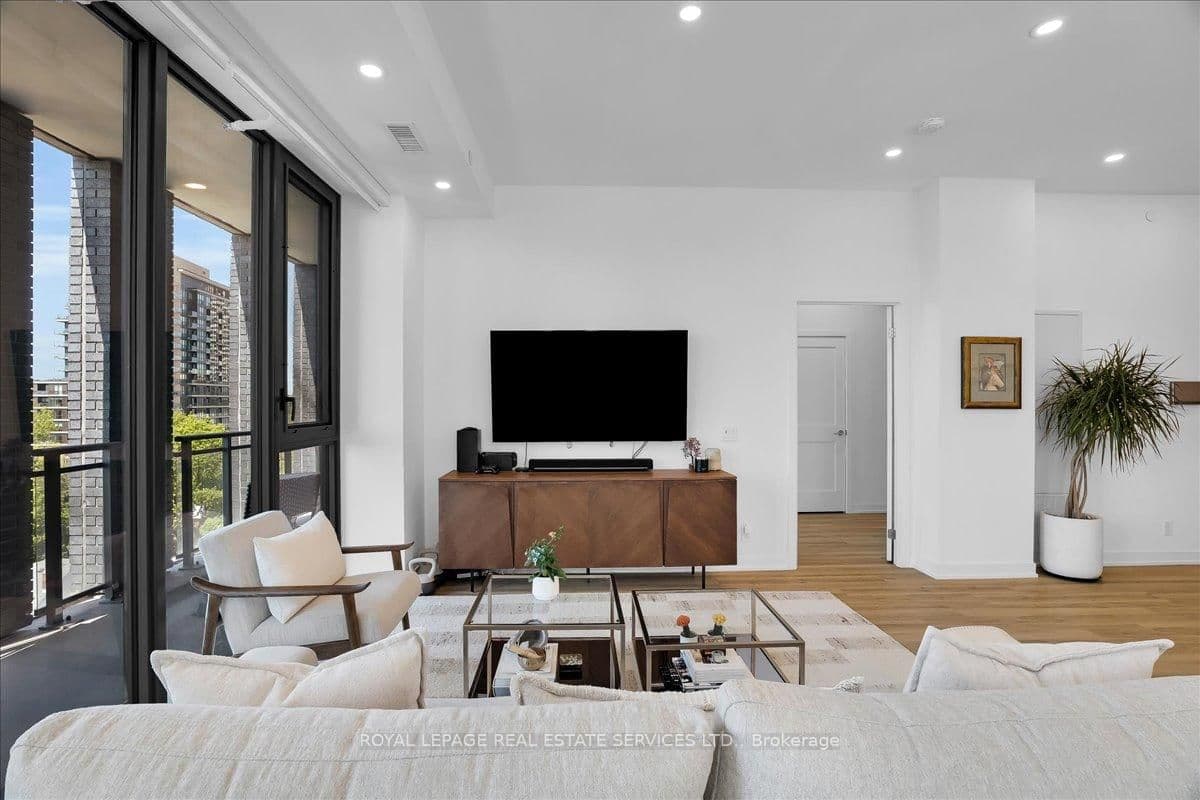 1 Hillsdale Avenue W, Unit 706 thumbnail 11