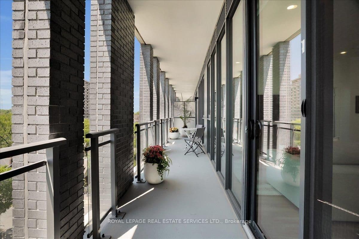 1 Hillsdale Avenue W, Unit 706 thumbnail 14
