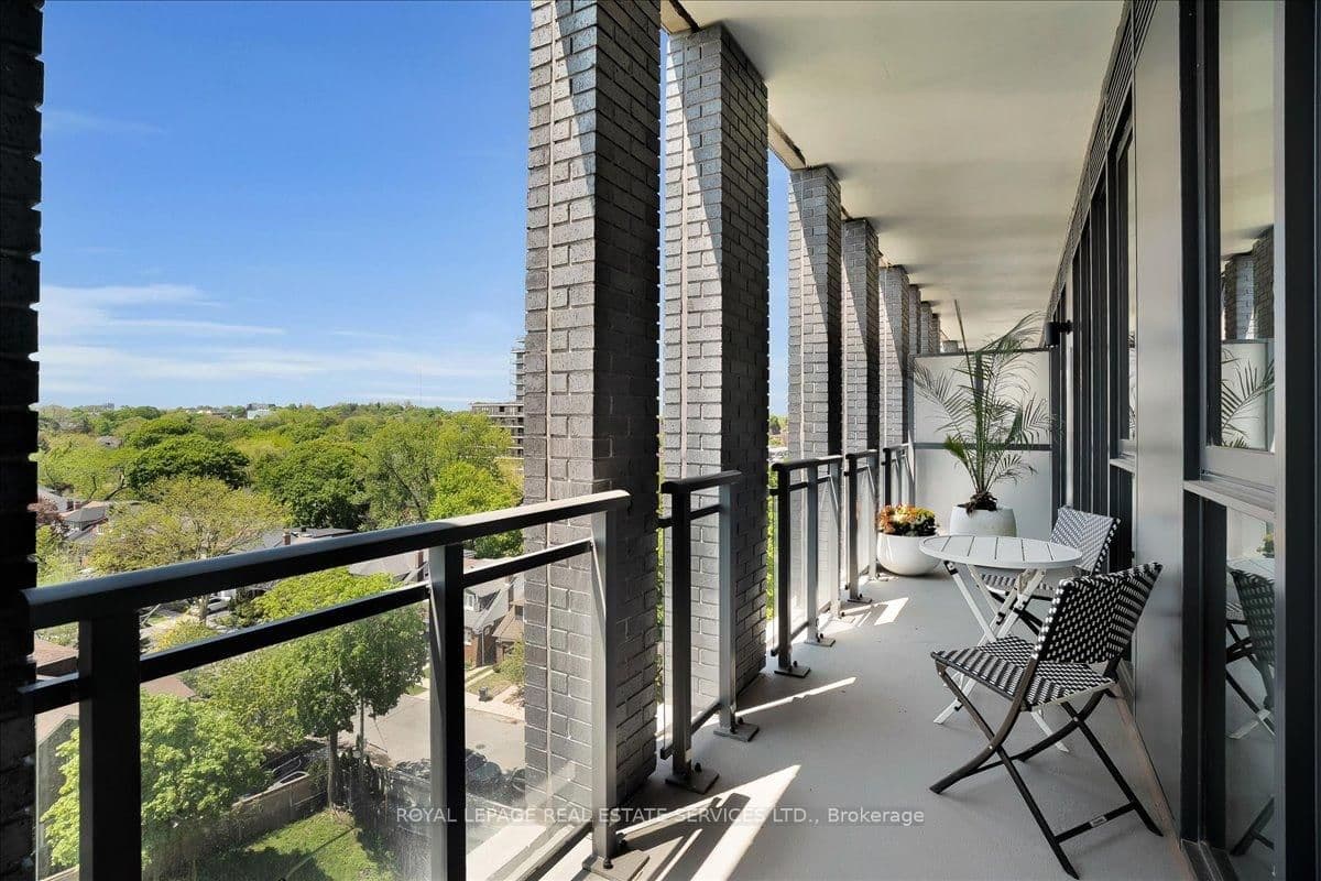 1 Hillsdale Avenue W, Unit 706 thumbnail 17