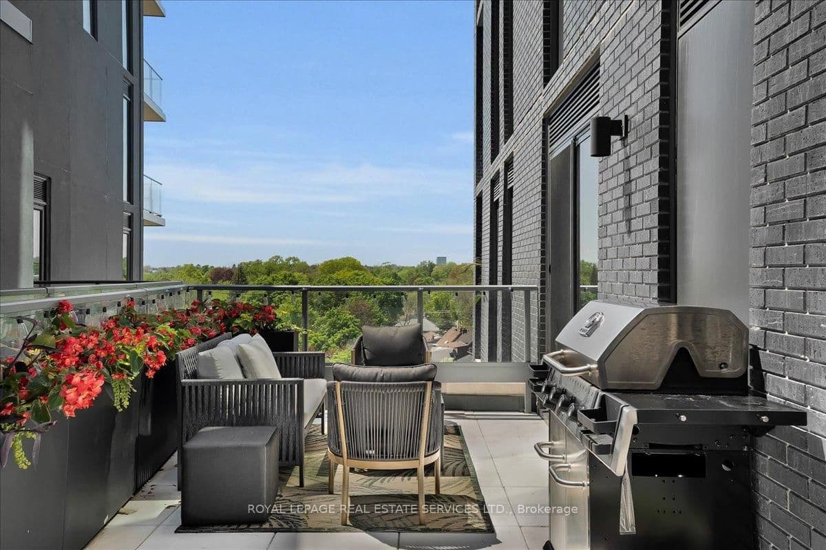 1 Hillsdale Avenue W, Unit 706 thumbnail 24