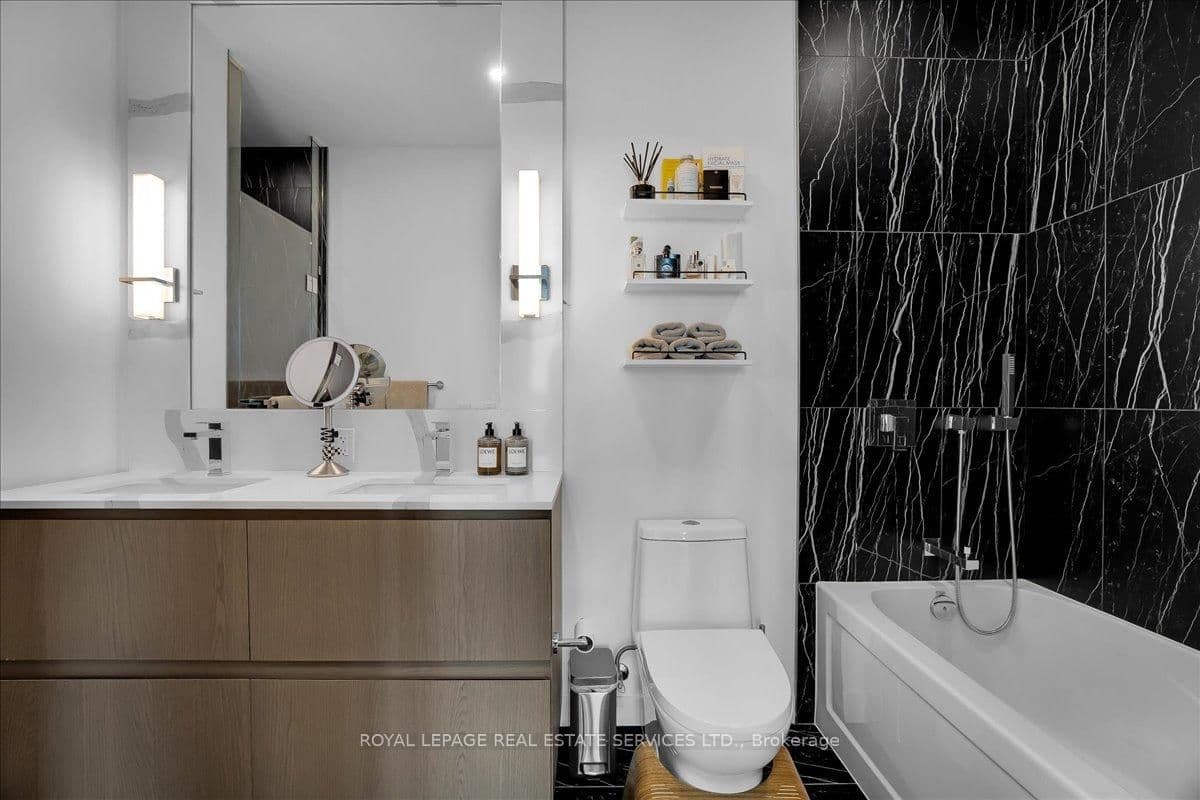 1 Hillsdale Avenue W, Unit 706 thumbnail 29