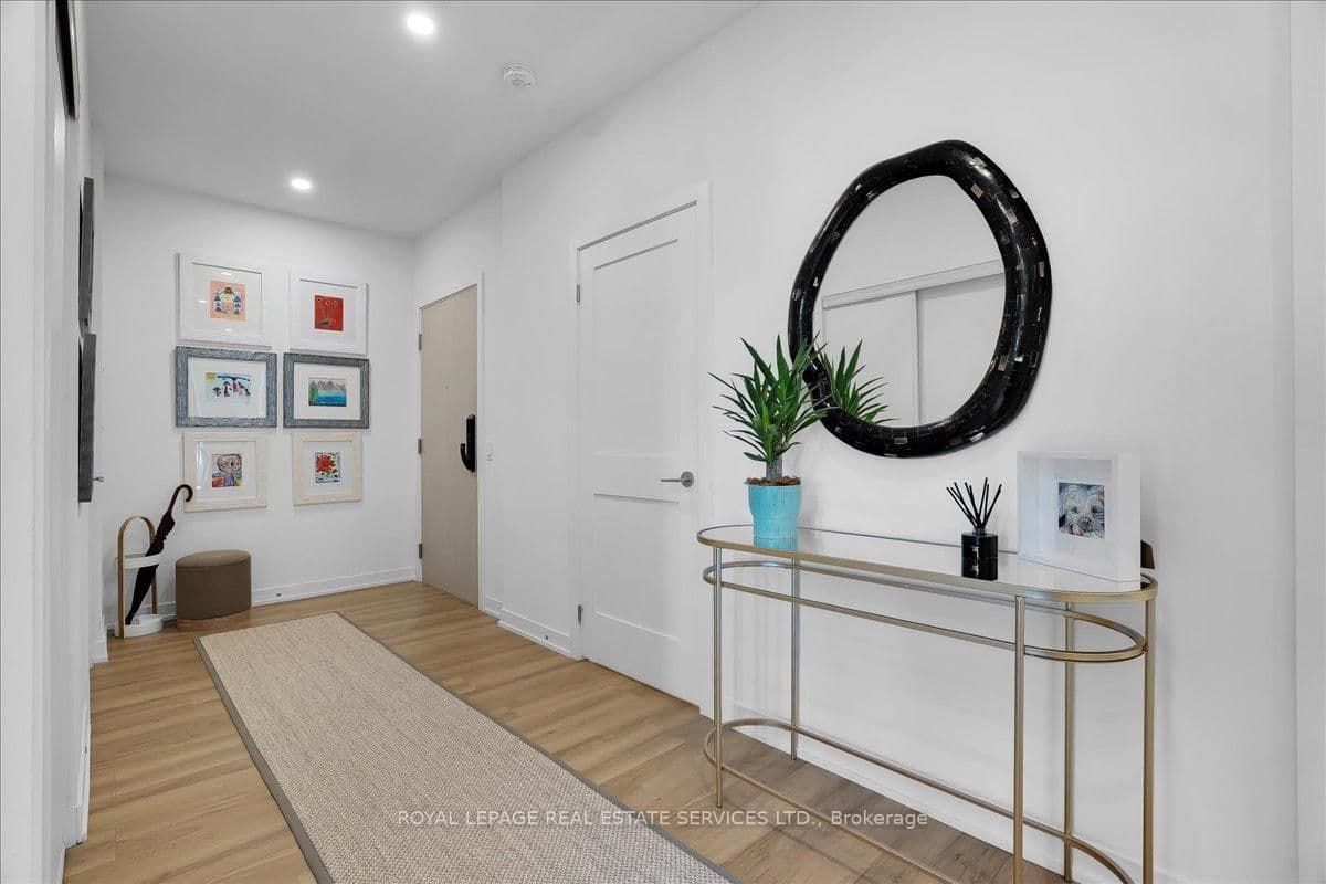 1 Hillsdale Avenue W, Unit 706 thumbnail 3