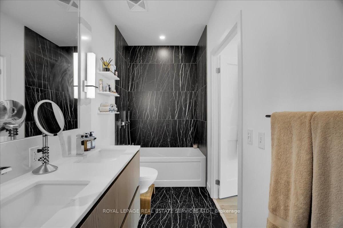 1 Hillsdale Avenue W, Unit 706 thumbnail 31