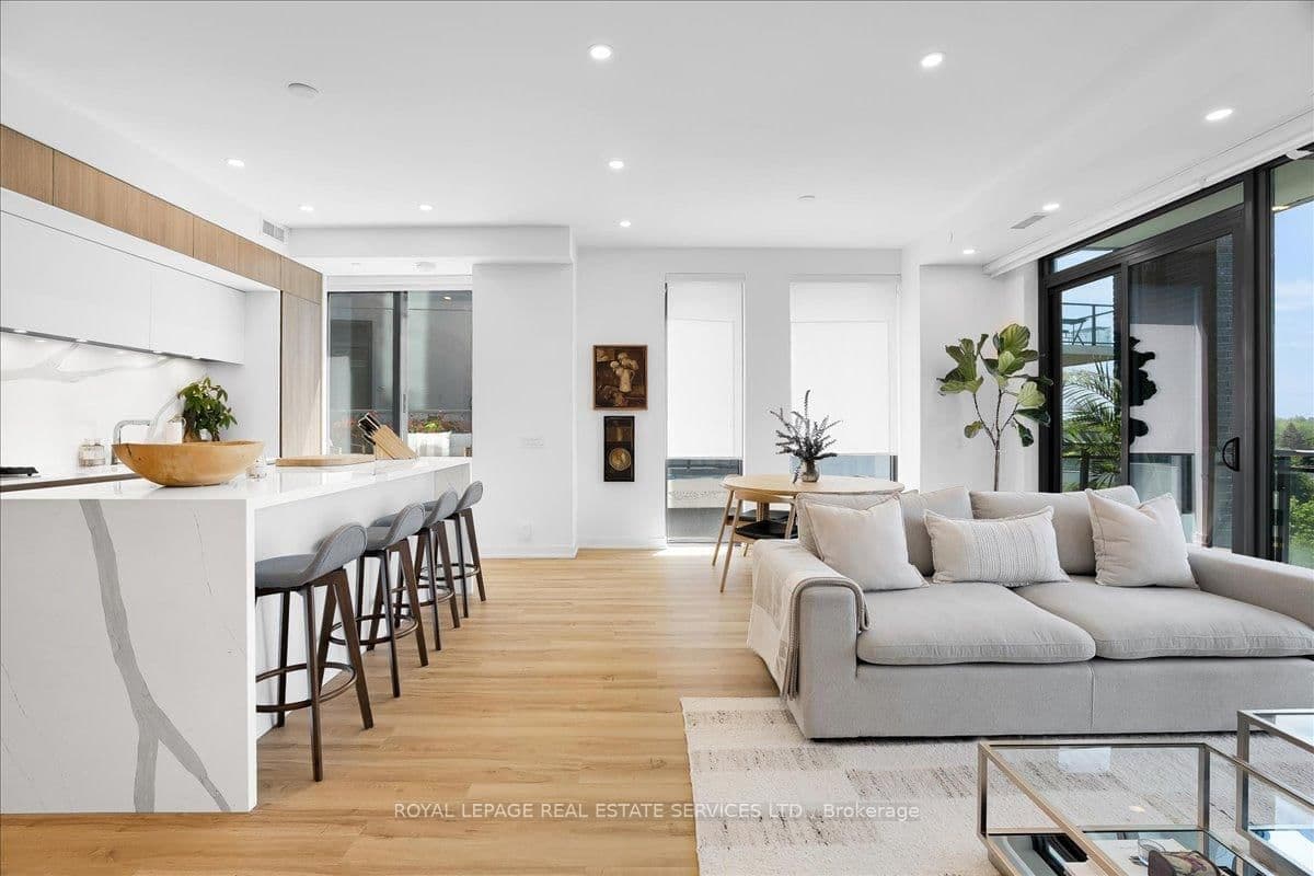 1 Hillsdale Avenue W, Unit 706 thumbnail 33