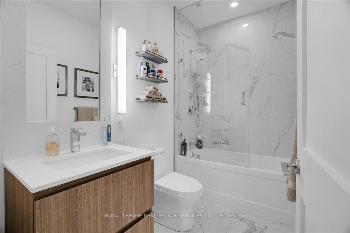 1 Hillsdale Avenue W, Unit 706 thumbnail 40