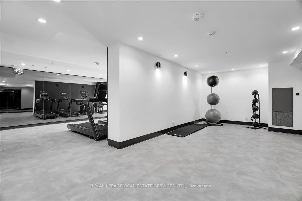 1 Hillsdale Avenue W, Unit 706 thumbnail 44