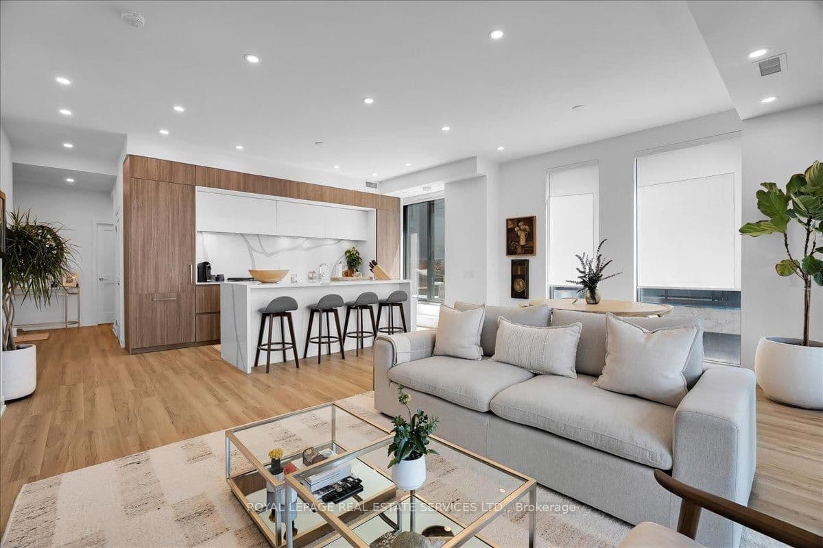 1 Hillsdale Avenue W, Unit 706 thumbnail 5