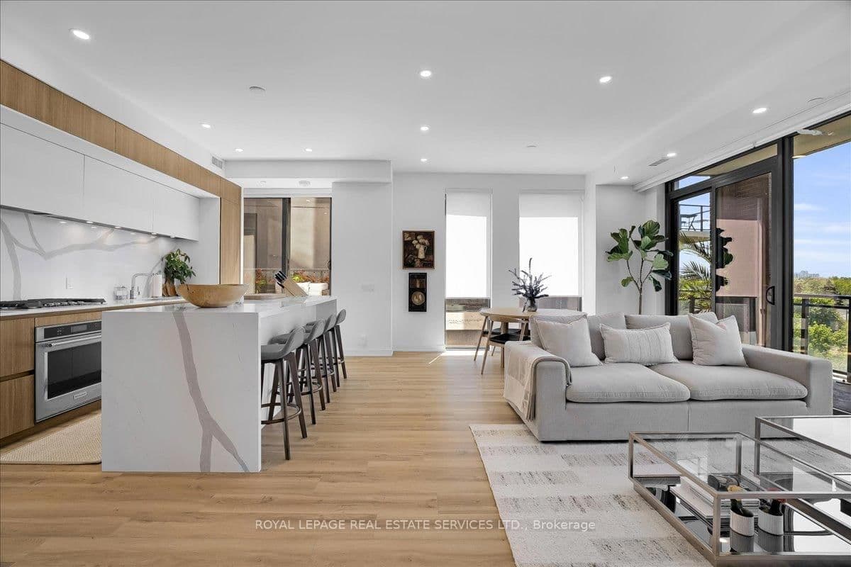1 Hillsdale Avenue W, Unit 706 thumbnail 6