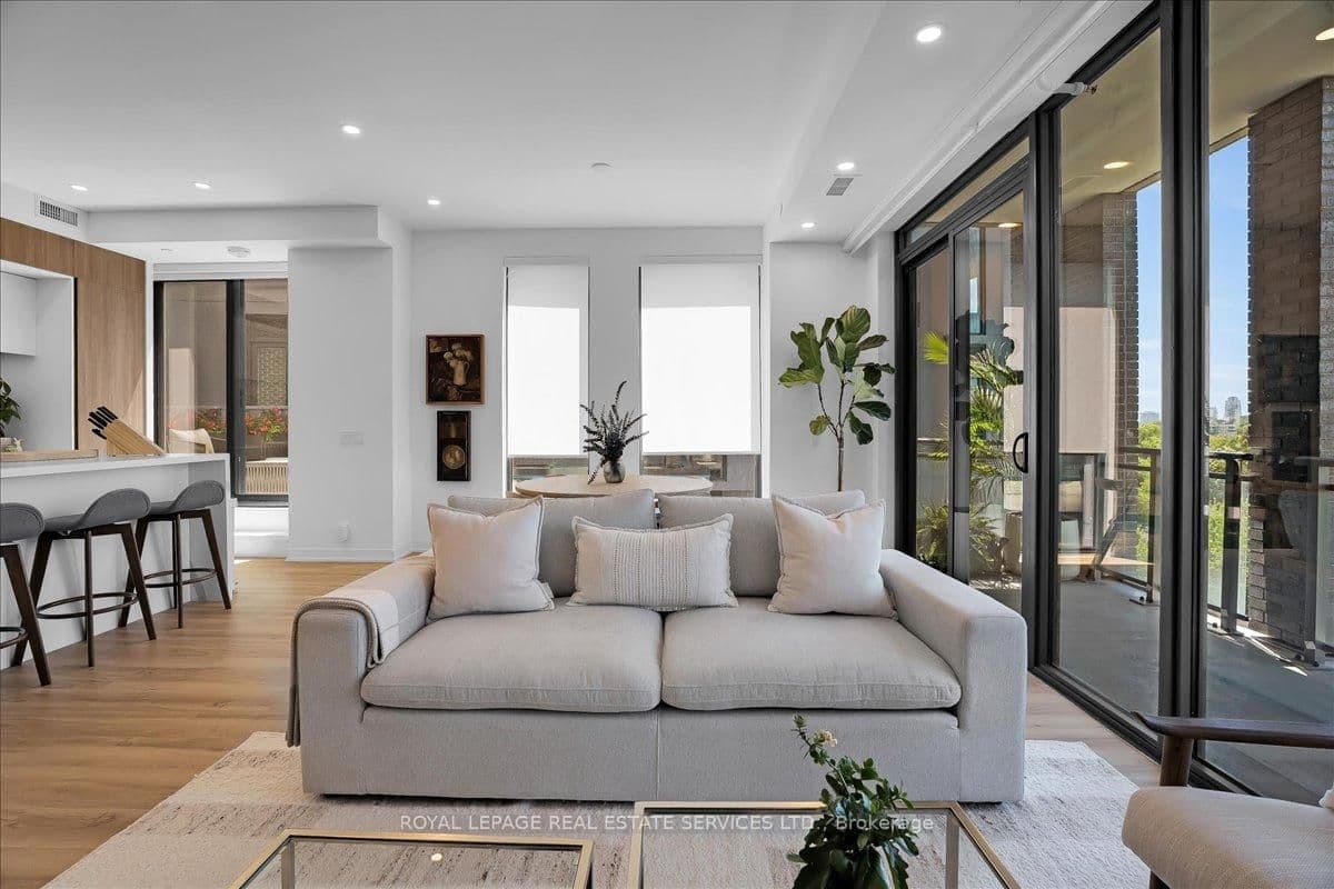 1 Hillsdale Avenue W, Unit 706 thumbnail 8