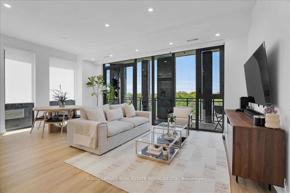 1 Hillsdale Avenue W, Unit 706 thumbnail 9