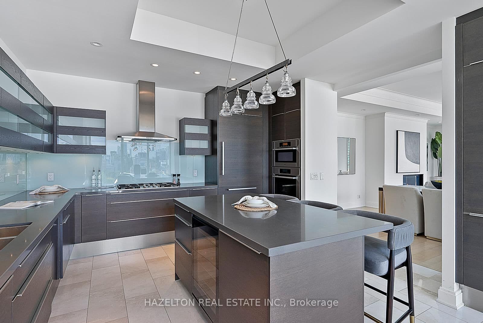 206 Bloor Street W, Unit 1402 thumbnail 13