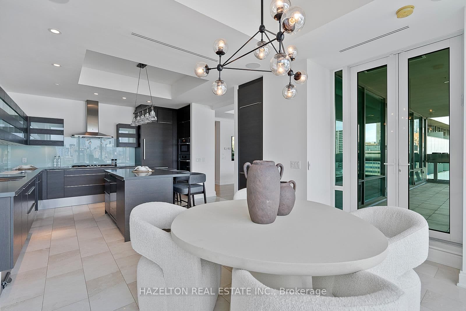 206 Bloor Street W, Unit 1402 thumbnail 16