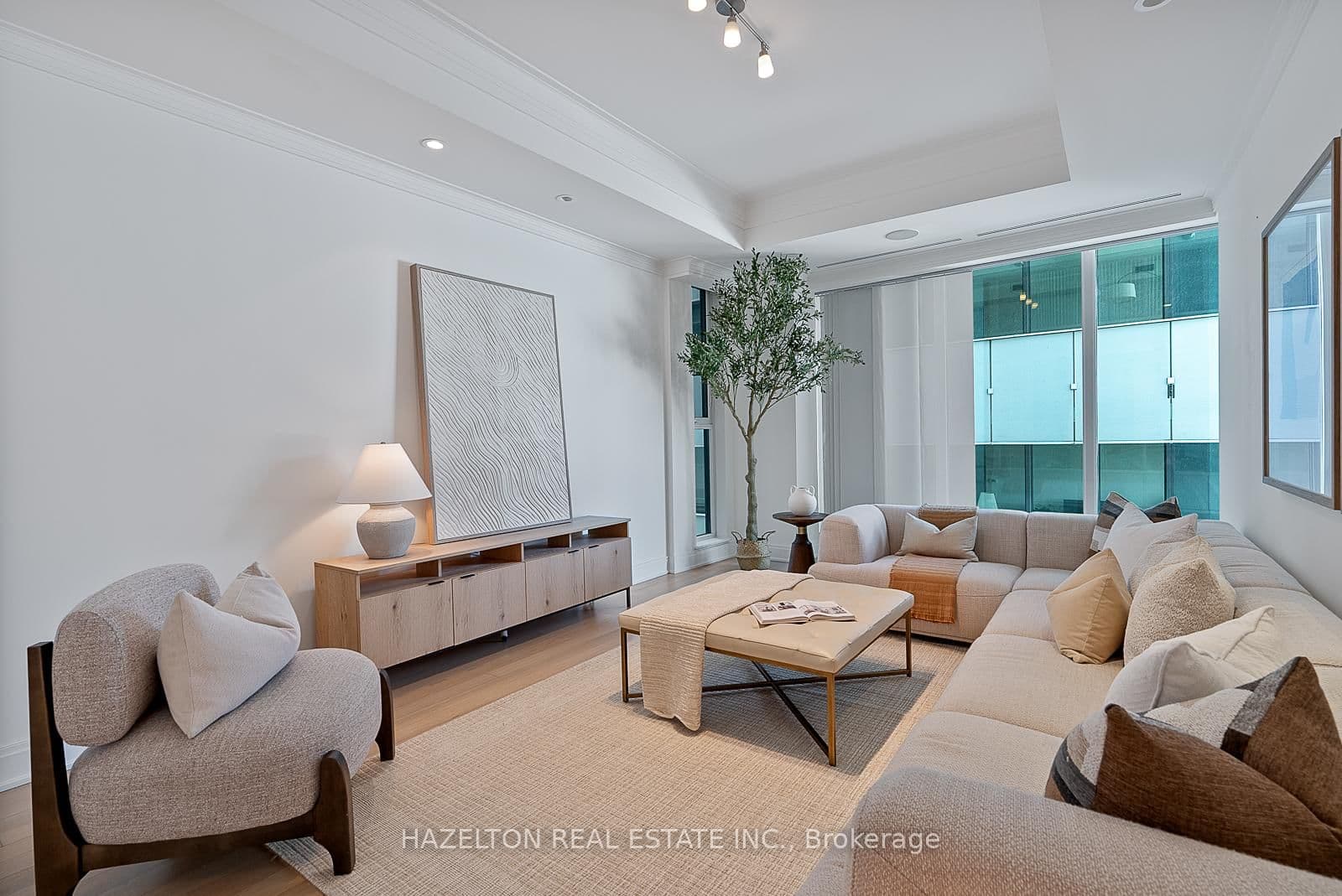 206 Bloor Street W, Unit 1402 thumbnail 18