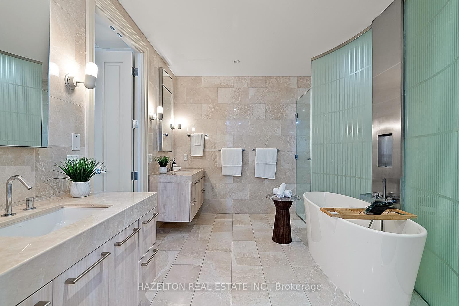 206 Bloor Street W, Unit 1402 thumbnail 26
