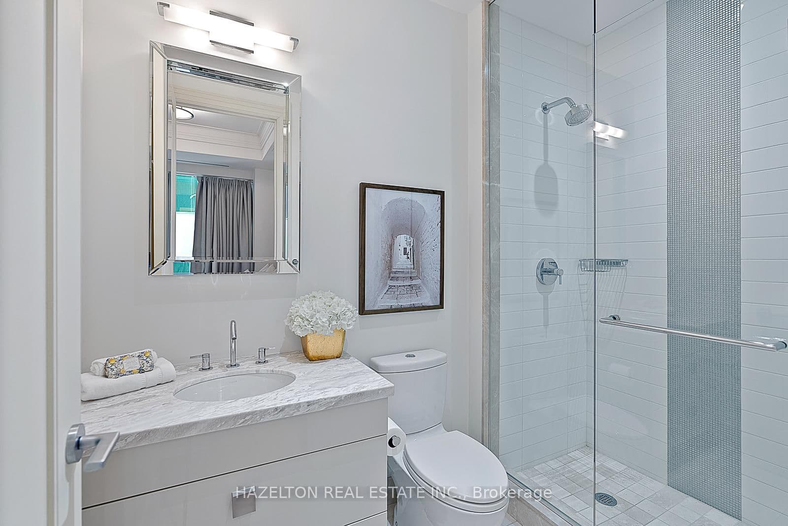 206 Bloor Street W, Unit 1402 thumbnail 31