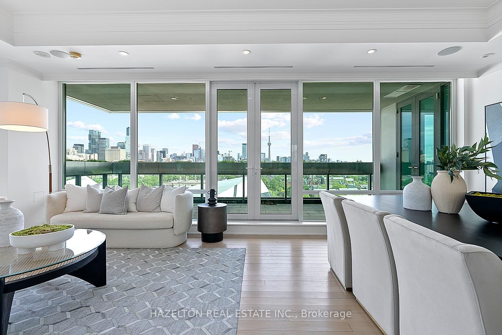 206 Bloor Street W, Unit 1402 thumbnail 5