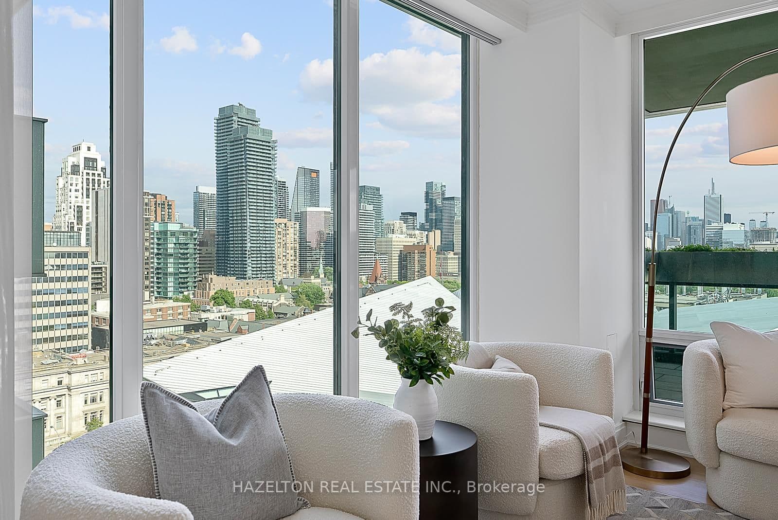 206 Bloor Street W, Unit 1402 thumbnail 6