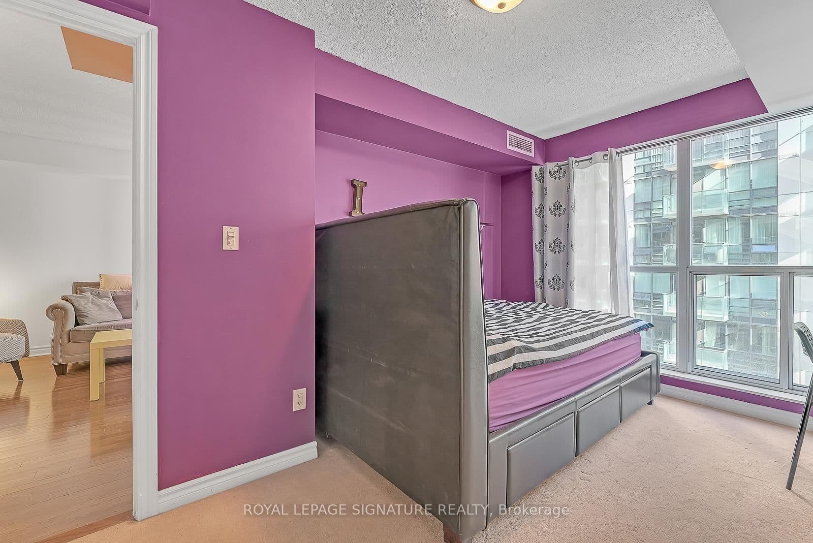 270 Wellington Street W, Unit 710 thumbnail 10