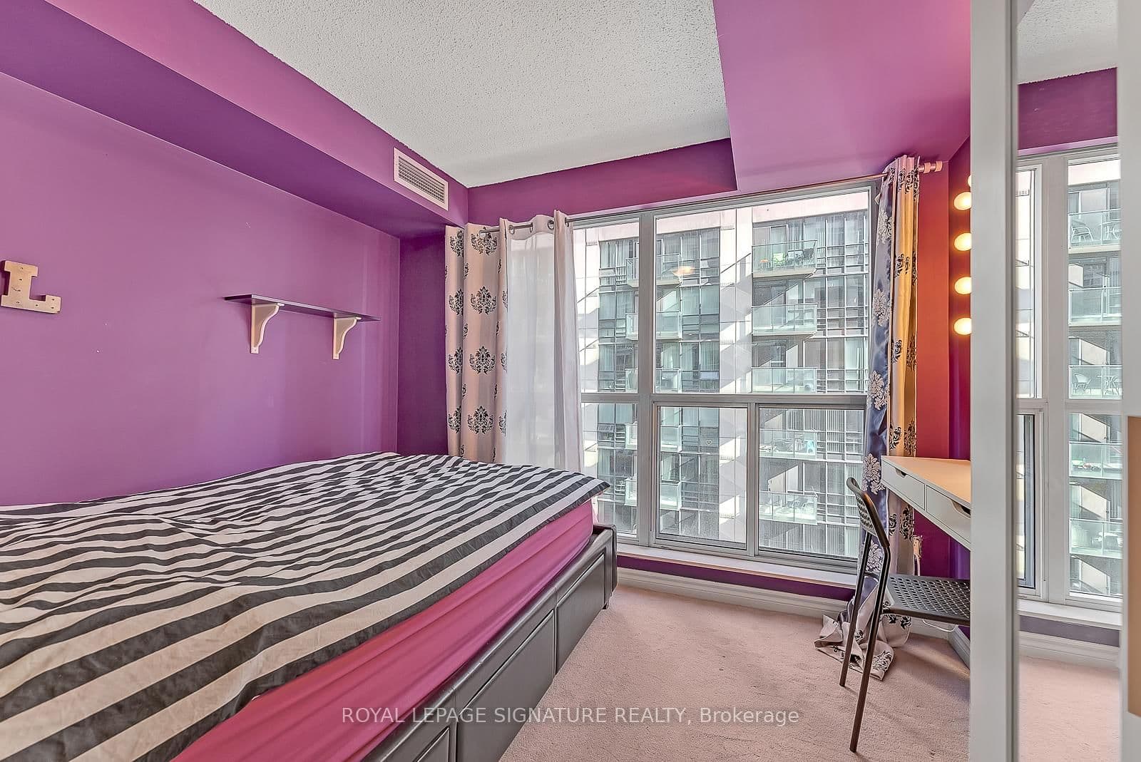 270 Wellington Street W, Unit 710 thumbnail 12
