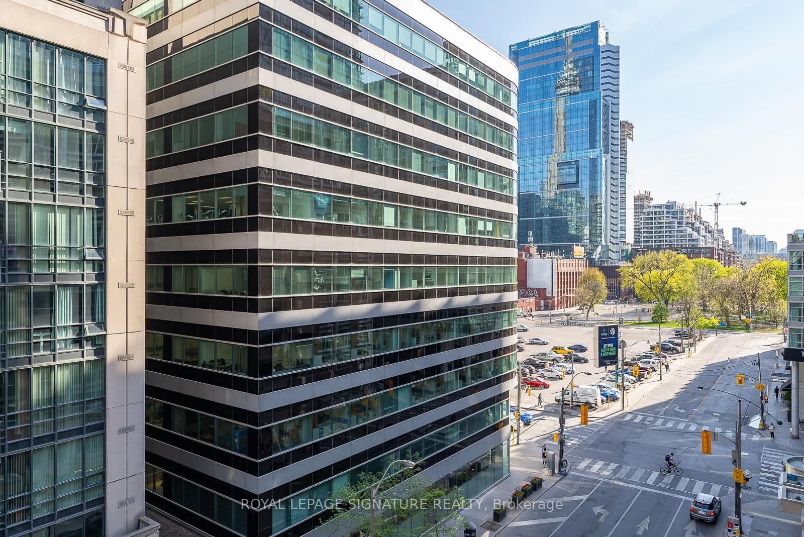 270 Wellington Street W, Unit 710 thumbnail 18