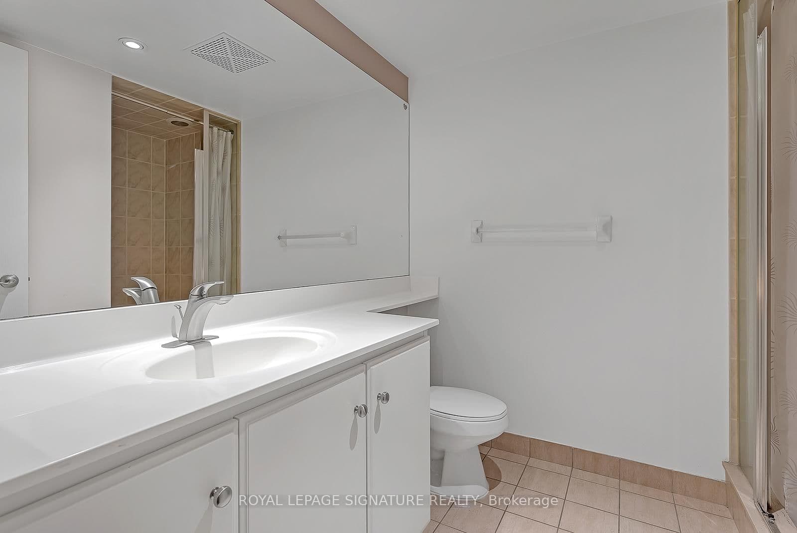 270 Wellington Street W, Unit 710 thumbnail 26