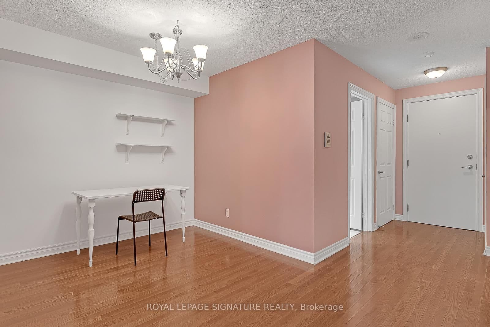 270 Wellington Street W, Unit 710 thumbnail 27