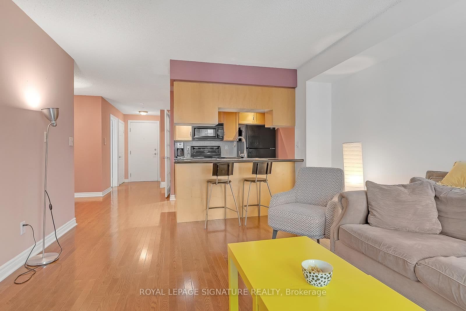 270 Wellington Street W, Unit 710 thumbnail 8