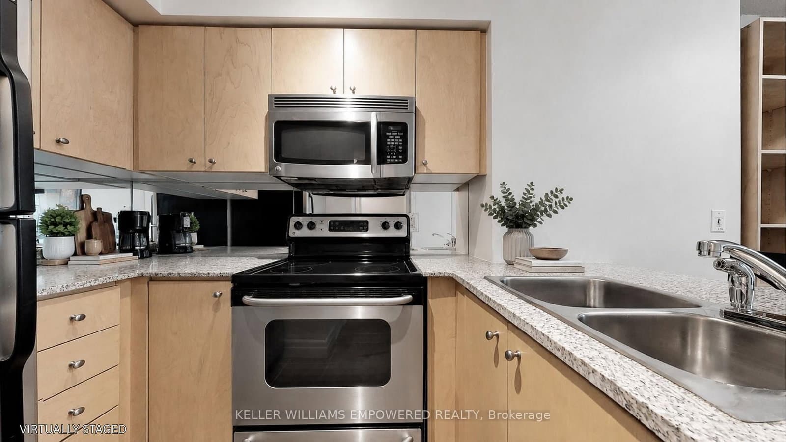 8 Scollard Street, Unit 311 thumbnail 15