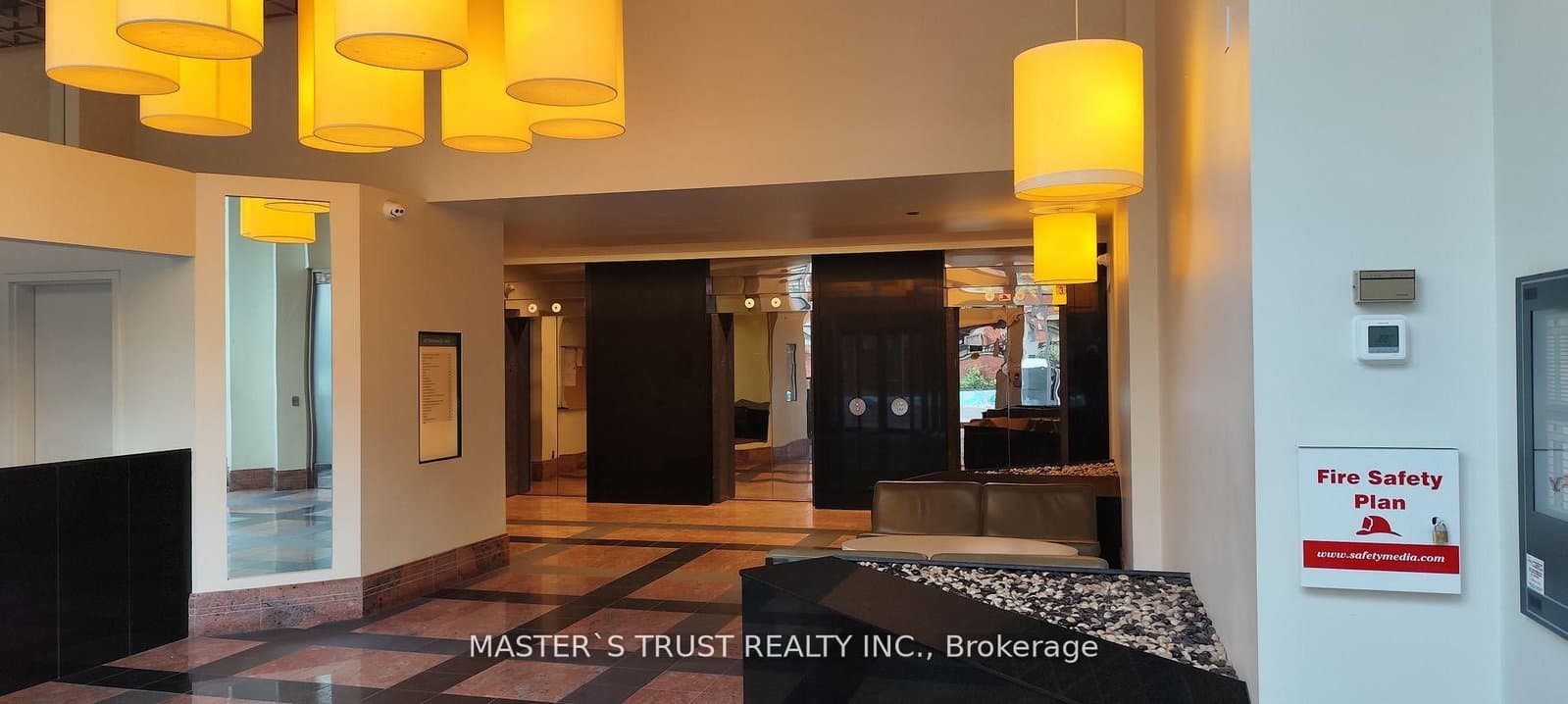 477 Richmond Street W, Unit 508 thumbnail 3
