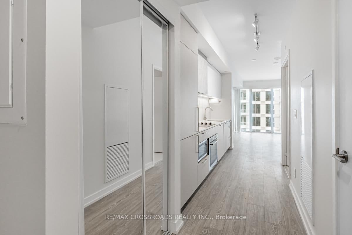 19 Western Battery Road, Unit 3222 thumbnail 5