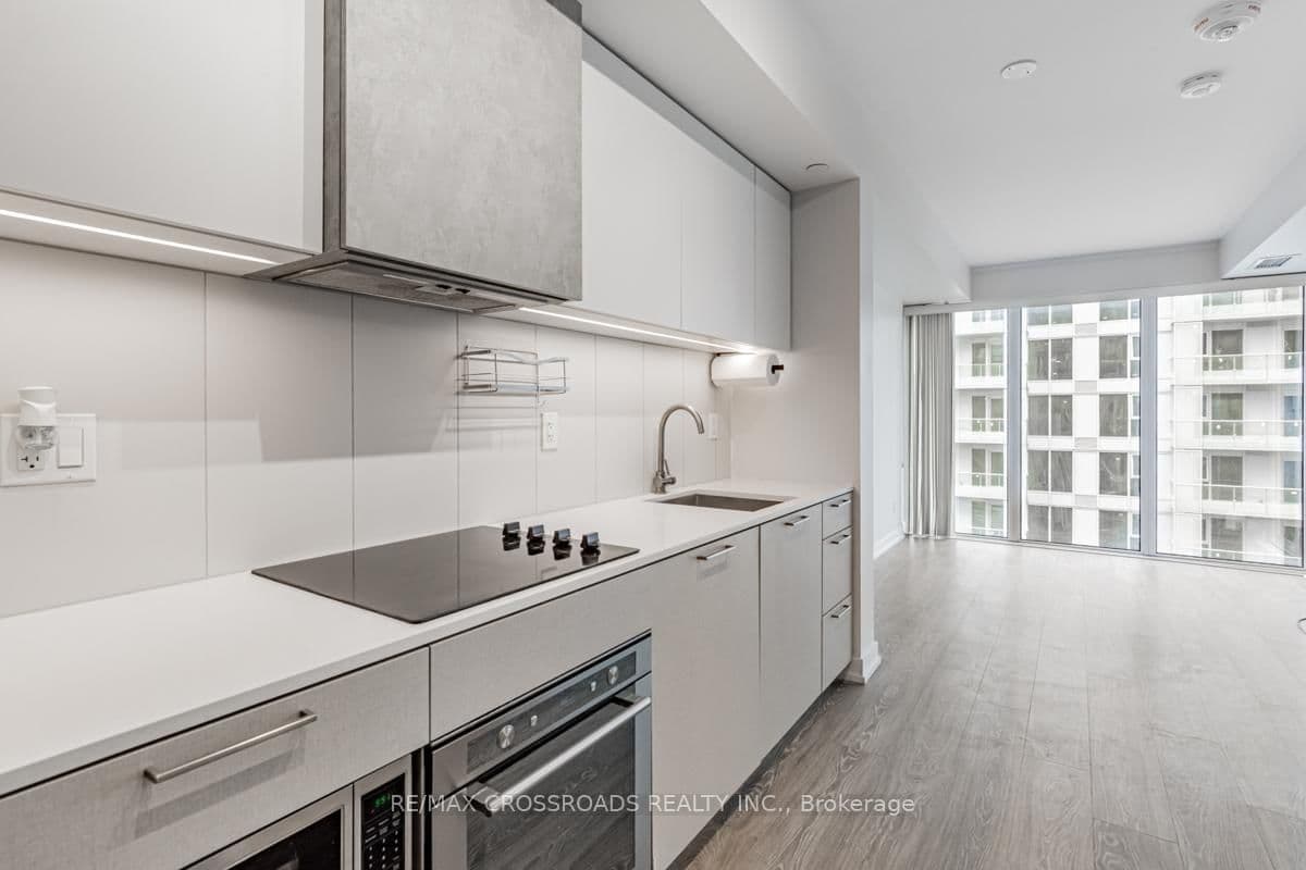 19 Western Battery Road, Unit 3222 thumbnail 6