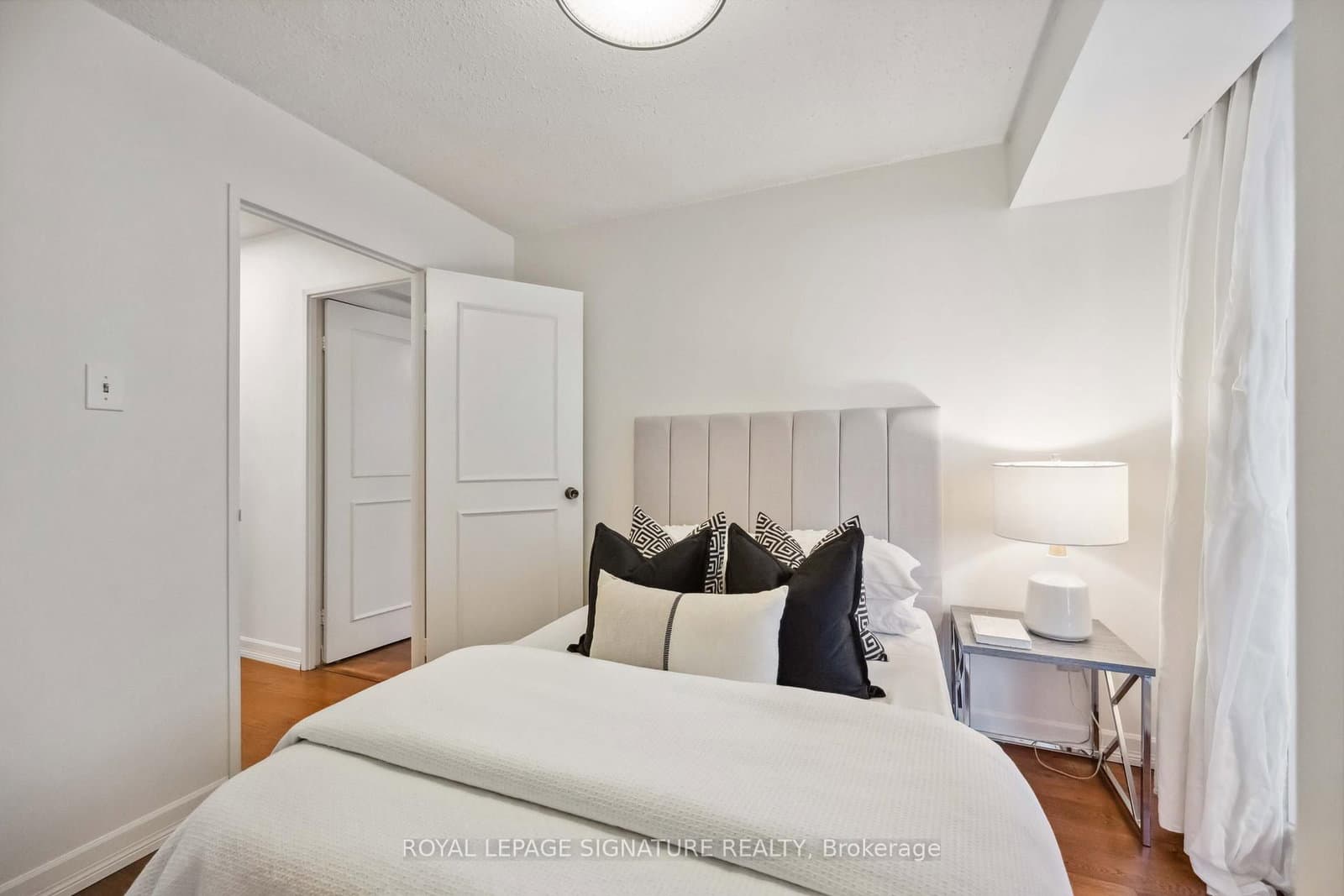 212 St. George Street, Unit 201 thumbnail 21