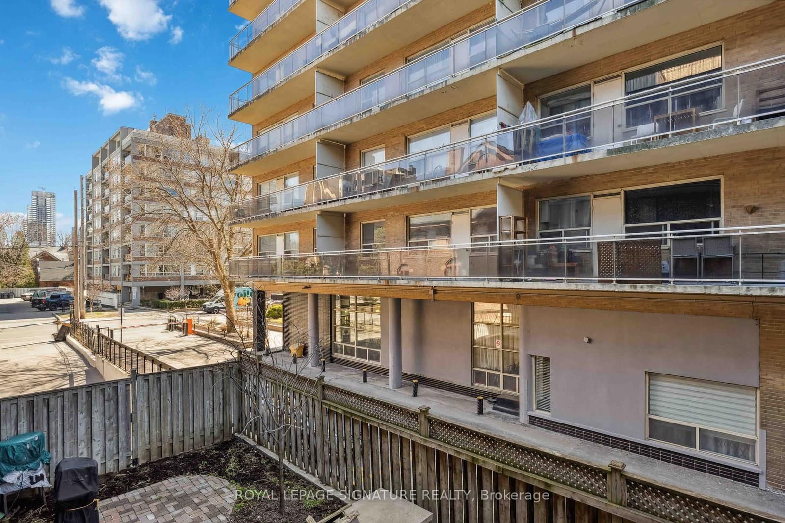 212 St. George Street, Unit 201 thumbnail 32
