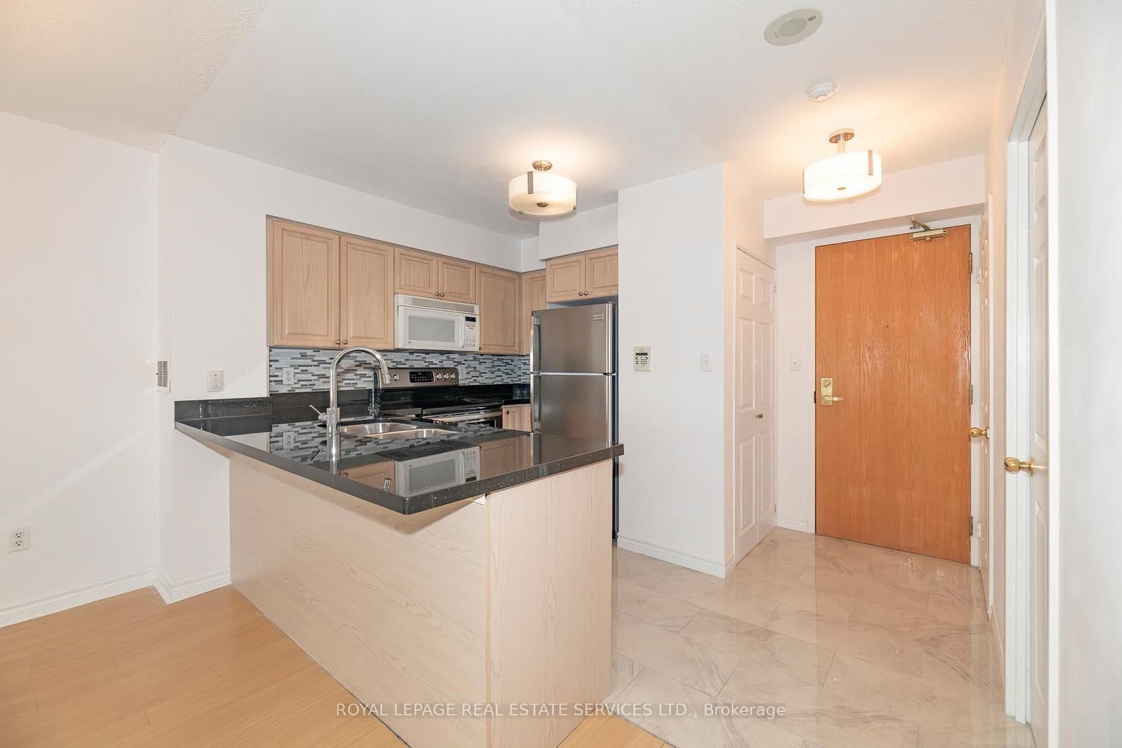 195 Merton Street, Unit 212 thumbnail 6
