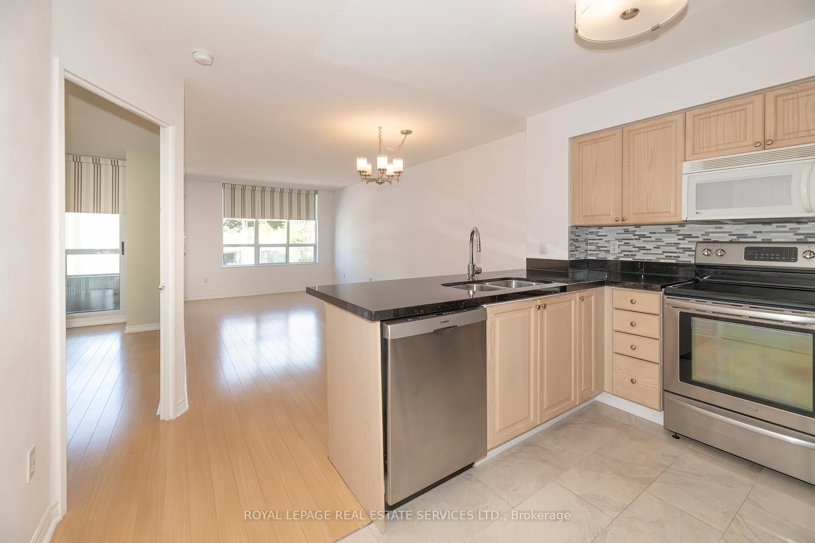 195 Merton Street, Unit 212 thumbnail 8