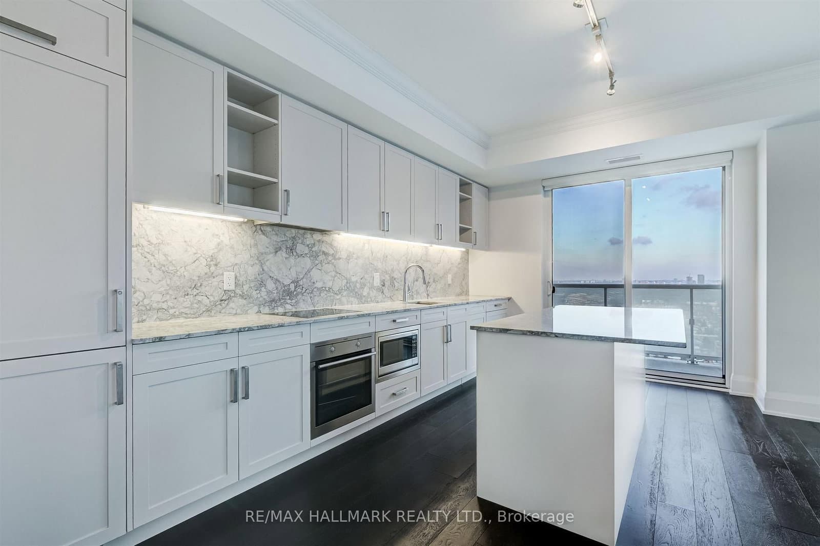 101 Erskine Avenue, Unit 2907 thumbnail 6