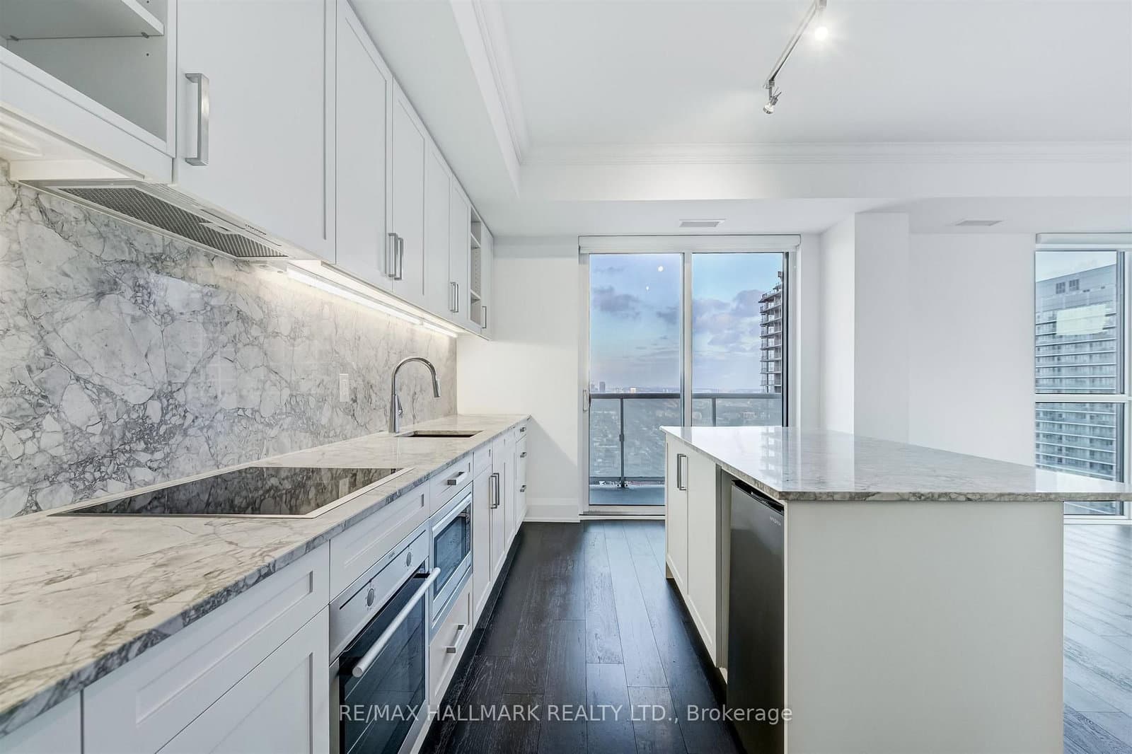 101 Erskine Avenue, Unit 2907 thumbnail 7
