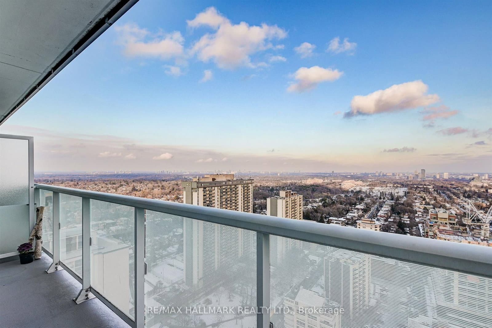 101 Erskine Avenue, Unit 2907 thumbnail 8