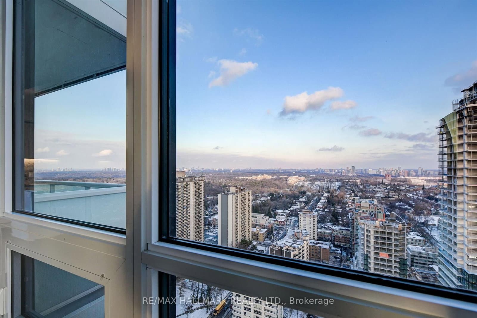 101 Erskine Avenue, Unit 2907 thumbnail 9